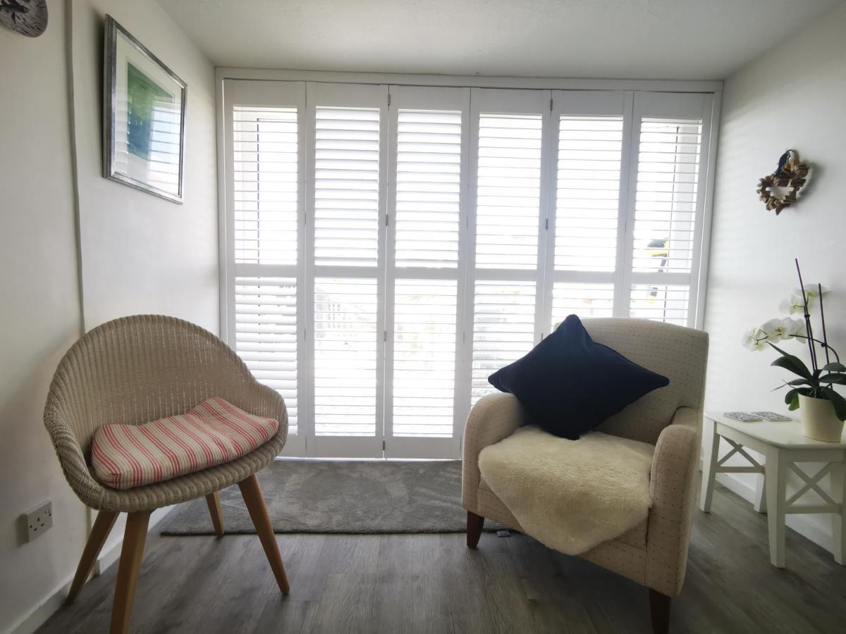 Sea View 3 Bedroom Seaside Property 치체스터 외부 사진