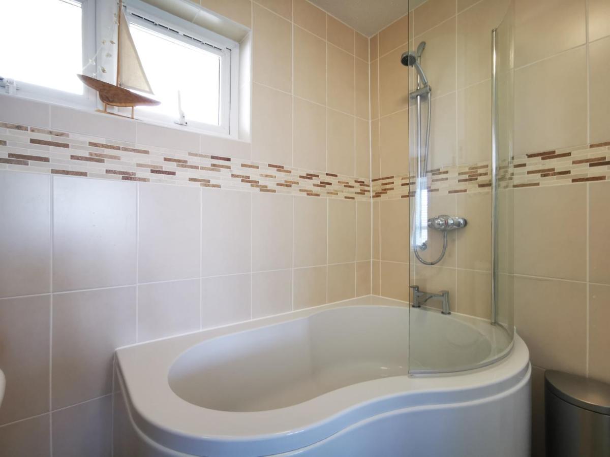 Sea View 3 Bedroom Seaside Property 치체스터 외부 사진