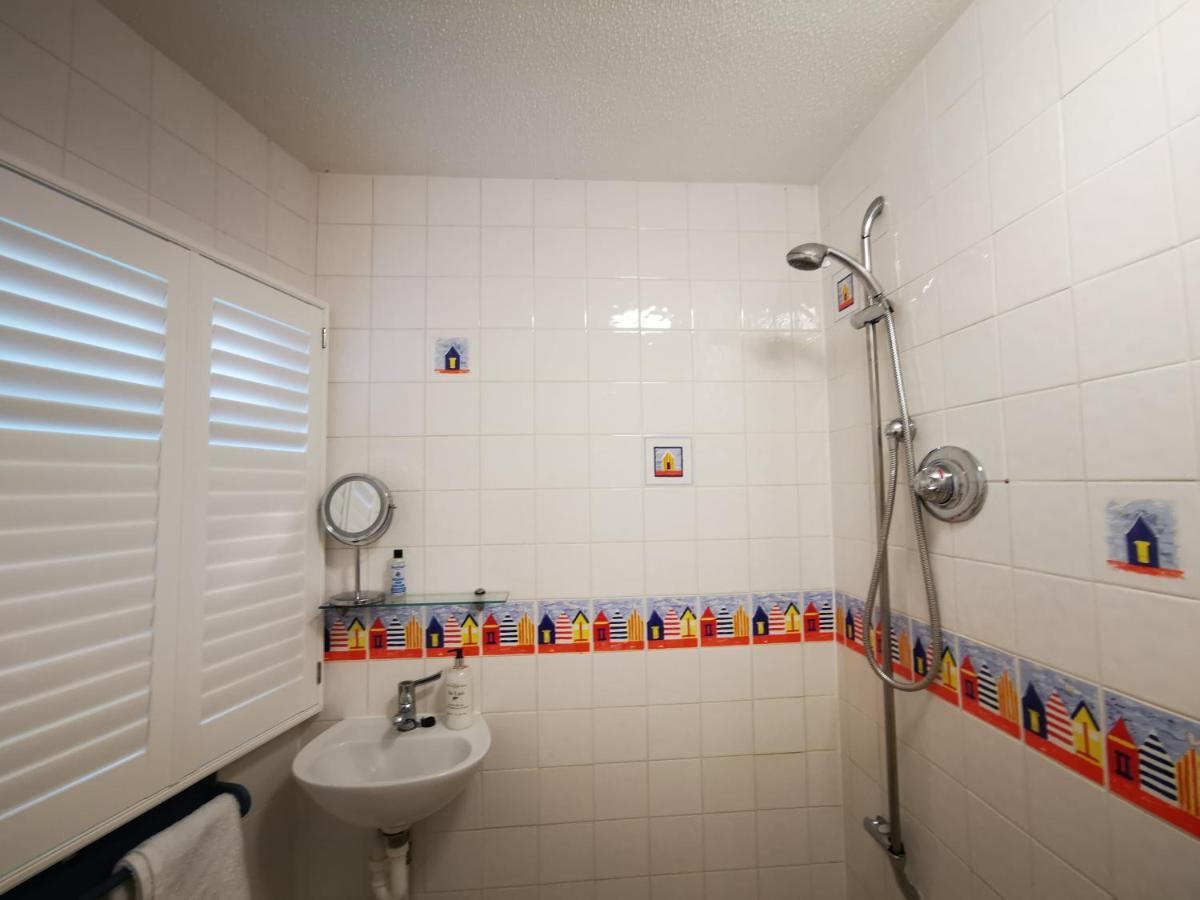 Sea View 3 Bedroom Seaside Property 치체스터 외부 사진